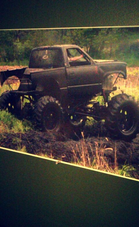 Ill Tempered Clarksville bog #Mudtrucks #Megatrucks #chevy Custom Lifted Trucks, Mud Trucks, Lifted Truck, Jacked Up Trucks, Angels Logo, Lifted Trucks, Chevy, Monster Trucks, Engineering