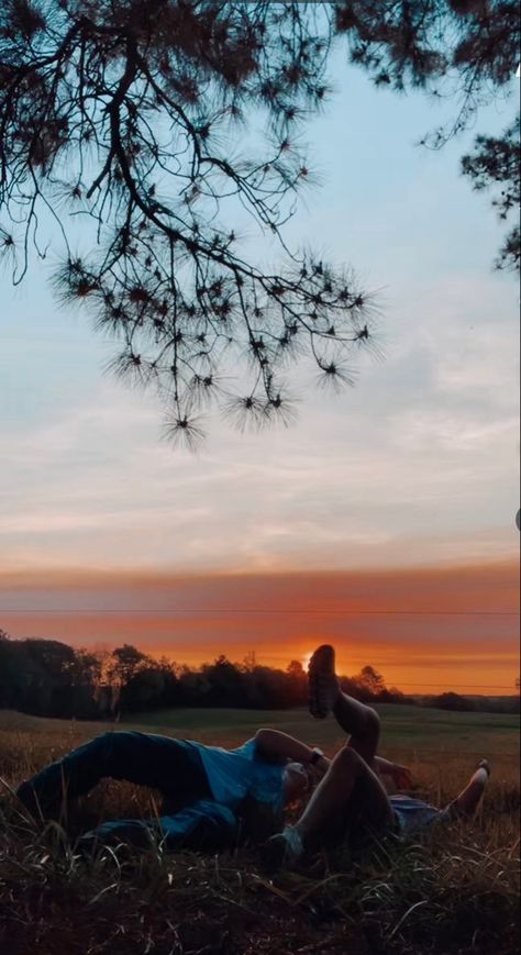 Country Boy City Girl Aesthetic, Sunset Pictures With Boyfriend In A Field, Street Bike Couple Pictures, Country Husband Aesthetic, Dating A Cowboy Aesthetic, Farm Relationship Goals, Country Couples Aesthetic, Western Love Aesthetic, Cowboy Love Aesthetic