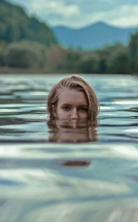 Head Peaking Out Of Water, Head Half In Water, Face Half In Water, Face In Water, Hair In Water, Head In Water, Idea For Photo, Woman Images, Haint Blue