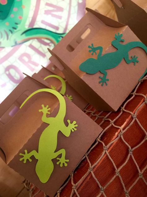 Iguana Birthday Party, Leopard Gecko Birthday Party, Gecko Birthday Party, Chameleon Birthday Party, Lizard Party Ideas For Kids, Reptile Birthday Party Decorations, Reptile Party Decorations, Reptile Party Favors, Reptile Birthday Party Ideas