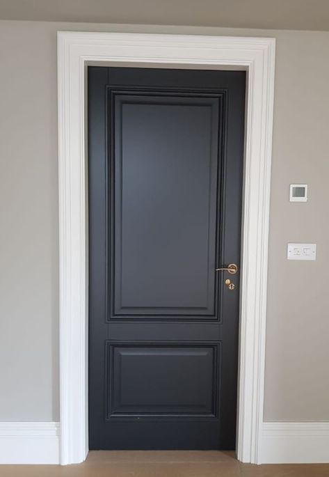 Black Bedroom Doors, Minimal Sliding Doors, Door Makeover Ideas, Door Styles Interior, Modern Garage Door, Panel Door Design, Interior Door Colors, Grey Interior Doors, Upvc Door