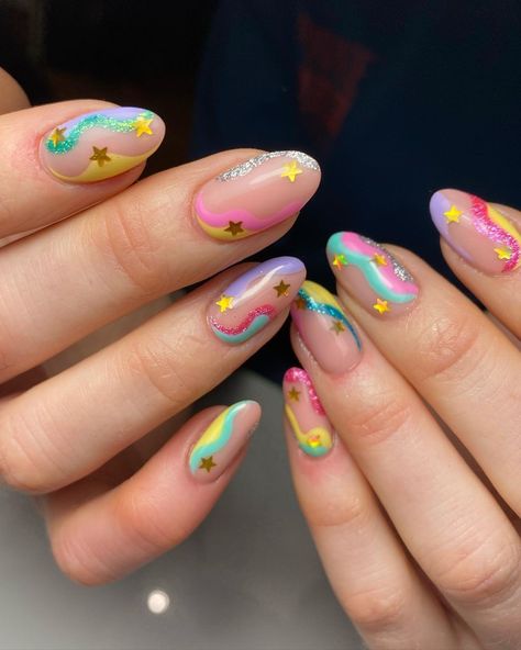 39 Simple Easter Nail Ideas to Copy in 2023 | Easter Nails Easy Easter Nails Design Spring, Easter Nails Easy, Match Nails, Easter Nail Designs, Nails Easy, Kawaii Nails, Easter Nails, Holographic Nails, Dream Nails