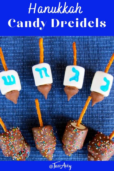 Hannukah Recipes, Hanukkah Desserts, Holiday Food Crafts, Jewish Crafts, Hanukkah Crafts, Hanukkah Food, Chanukah Party, How To Celebrate Hanukkah, Edible Crafts