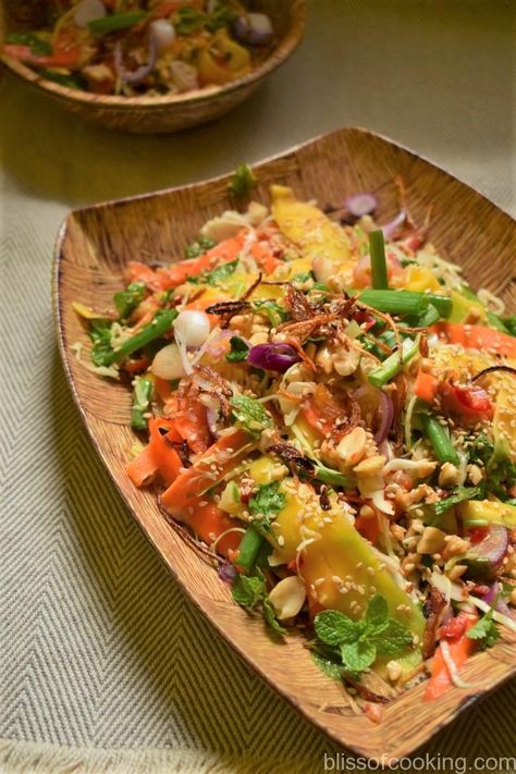 Vietnamese Mango Salad Recipe, Vietnamese Mango Salad, Vietnamese Salad Recipes, Asian Mango Salad, Thai Mango Salad Recipe, Mango Ideas, Mango Dishes, Thai Mango Salad, Vietnamese Salad