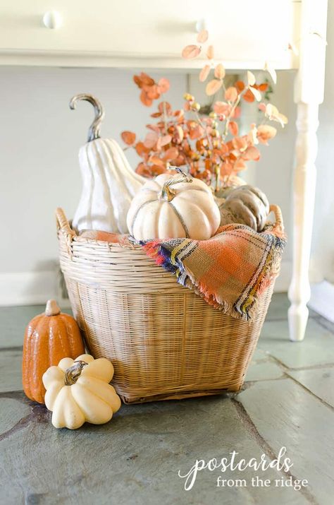 Simple, Natural Thanksgiving Tablescape and Tips for Prepping for the gathering - Postcards from the Ridge Basket Decorating Ideas, Fall Basket Ideas, Basket Decor Ideas, Fall Basket, Vintage Picnic Basket, Fall Vignettes, Vintage Picnic, Basket Uses, Faux Pumpkins