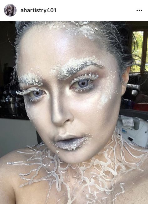 Ice Halloween Makeup, Ice Makeup Halloween, Snow Queen Makeup Halloween, Ice Queen Hairstyles, Ice Queen Costume Halloween, Ice Queen Makeup Halloween, Ice Queen Costume Diy, Ice Makeup Looks, Ice Queen Halloween Costume