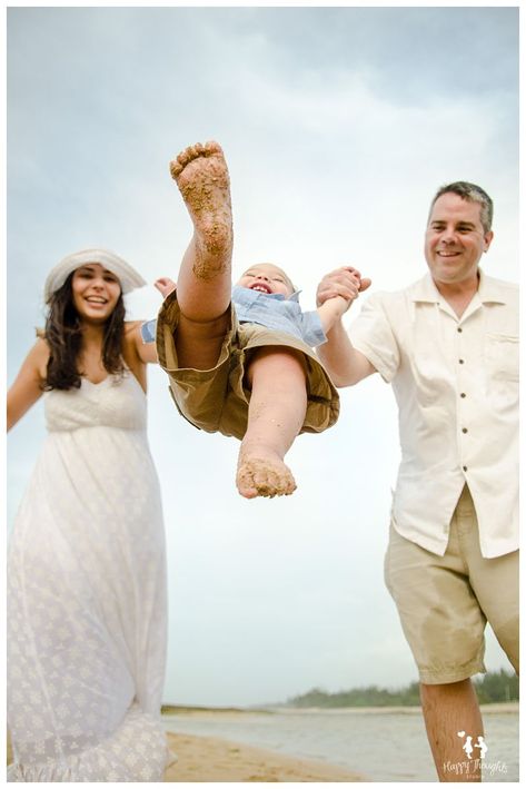 Beach Photography Family Poses, Two Year Old Beach Photo Shoot, Beach One Year Old Pictures, Family Of 3 Photo Ideas Beach, Beach Photoshoot With Baby, Family Shoot Beach, Family Beach Shoot, Baby Beach Photoshoot Ideas, First Birthday Beach Photos