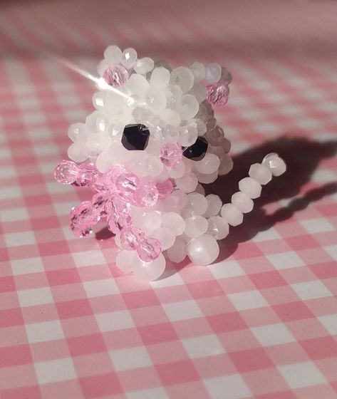 #beadedcat #beadedwhitecat #whitecat #diycat #catwithbow #beadedanimals #cutecat Kandi Animals, Crochet Bracelet Patterns, Friendship Bracelet Tutorial, Beaded Bouquet, Pony Bead Projects, Crochet Bracelet Pattern, Jumpsuits Women, Diy Perler Bead Crafts, Step By Step Crochet