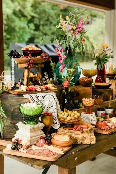 Mexican Buffet, Mexican Party Theme, Italian Table, Entertaining Friends, Grazing Tables, Mexican Party, Food Table, Al Fresco Dining, Buffet Table