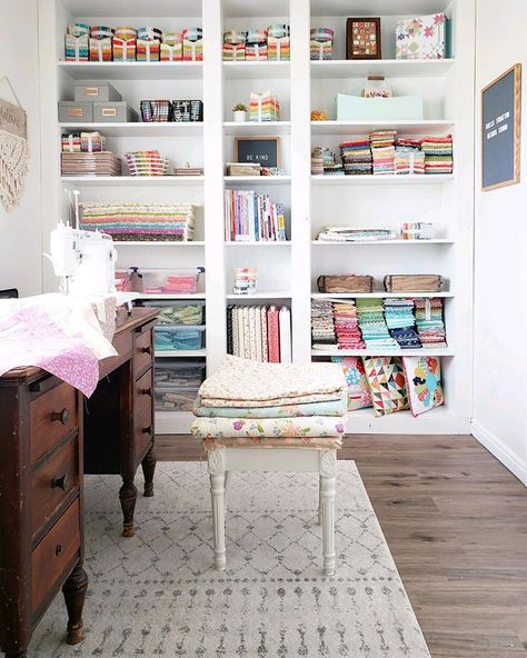 Small Space Fabric Storage, Ikea Sewing Room Ideas Small Spaces, Small Sewing Room, Container Room, Small Sewing Space, Sewing Studios, Small Sewing Rooms, Craft Studios, A Quilting Life