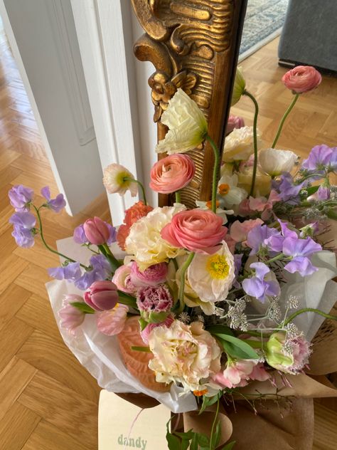 Poppies tulips flowers wild aesthetic mirror room inspo anthurium cabbage flower roses Cabbage Roses Bouquet, Wild Aesthetic, Aesthetic Bouquet, Cabbage Flowers, Flowers Wild, Aesthetic Mirror, Mirror Room, Roses Bouquet, Cabbage Roses