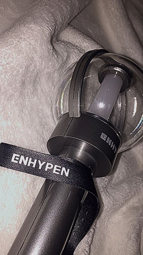 Enhypen Microphone Wallpaper, Engene Lightstick, Enhypen Lightstick Aesthetic, Enhypen Lightstick Decoration, Engene Bong, Enhypen Lightstick, Enhypen Concert, Wallpaper Enhypen, Lightstick Kpop