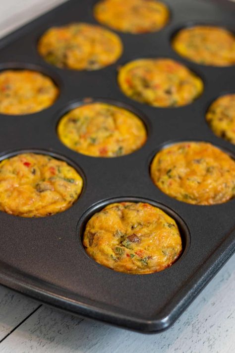 Sourdough starter breakfast bites are the perfect way to start your day. Made with eggs, peppers, mushrooms, spinach and of course some sourdough starter. A starter makes for a perfect base for these breakfast bites and they are quick and easy to put together. Make multiple batches and freeze for a quick future breakfast. #sourdough #Sourdoughbreakfast #sourdoughstarter Sourdough Breakfast, Breakfast Tart, Sourdough Starter Discard Recipe, Egg Muffins Breakfast, Egg Muffin, Breakfast Bites, Egg Bites, Egg Muffins, Sourdough Recipes