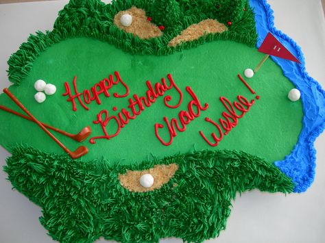 Golf Cupcake Cake for Chad Weslee - My nephew is very serious about his golfing.  He really loved the cake... I was pleased with this one though... Thanks for looking Golf Course Cake, Birthday Cake Ideas For Men, Cake Ideas For Men, Golf Cupcakes, Golf Cookies, Pull Apart Cupcake, Golf Birthday Cakes, Cupcakes For Men, Pull Apart Cupcake Cake