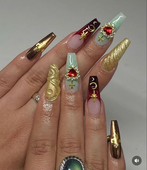 Mayan Nails, Mexican Aesthetic Nails, Colorful Gem Nails, Cathedral Nails, Kali Uchis Nail Ideas, Mexican Inspired Nails, Baroque Nails, Buchona Nails, Earth Nails