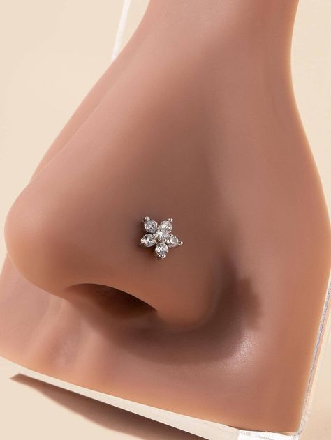 Nose Piercing Flower, Piercing Narine, Piercings Nose Stud, Nose Rings Silver, Nose Piercing Cute, Stud Aesthetic, Cute Nose Studs, Chest Piercing, Nose Peircing