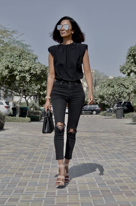 HOW TO STYLE A SHOULDER PADDED T-SHIRT - My name is Lovely! Shoulder Pad Tshirt Outfits, Shoulder Pad T Shirt Outfit, Padded Shirt Outfit, Classy Tee Shirt Outfit, Shoulder Pads Tshirt Outfit, Padded Top Outfit, Shoulder Pad Top Outfit, Shoulder Pad Tshirt, Muscle Tee Outfits