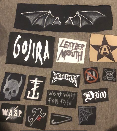 Patch Bag Punk, Diy Goth Patches, Patches For Pants, Battle Jacket Diy Punk Patches, Punk Leather Jacket Diy, How To Sew Patches On Jeans, Cool Patches Diy, Patches Ideas Diy, Diy Punk Pants