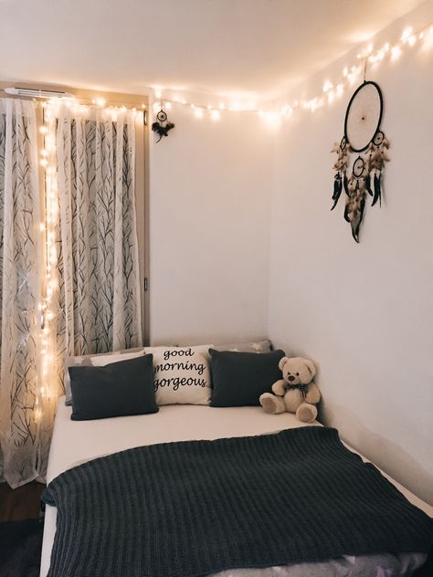 Mandala Room Ideas Bedrooms, Dream Catcher For Bedroom, Dream Catcher In Room, Dream Catcher Room Ideas Bedrooms, Dream Catcher Bedroom Ideas, Dream Catcher Room Ideas, Dream Catcher Aesthetic, Dream Catcher Room, Dream Catcher Bedroom