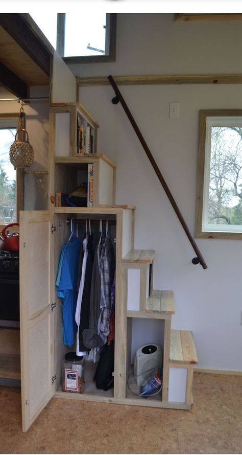 Loft Stairs Ideas, Tiny House Stairs, Diy Staircase, Tiny House Storage, Loft Stairs, Tiny House Loft, House Loft, Best Tiny House, Tiny House Listings