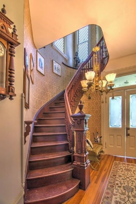 Historic Prescott / Foley Home in Salina, Kansas | United Country Online Real Estate Auctions, Personal Property & Estate Sales Southern Entryway, Dark House Aesthetic, Stunning Staircases, Victorian Office, Salina Kansas, Salina Ks, Victorian Beauty, Villa Style, Timeless Architecture