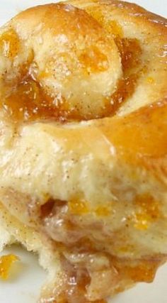 Peach Pie Cinnamon Rolls Peach Pie Cinnamon Rolls, Peach Sweet Rolls, Peach Cobbler Cinnamon Rolls, Sticky Rolls, Savory Cakes, Cinnamon Roll Recipe Homemade, Sweet Roll Recipe, Peach Desserts, Breakfast Sweets