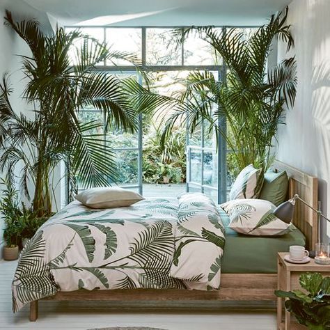 Tropical prints and patterns for home decoration #print style #maximalist Marks & Spencer Exotic Palm Printed Bedding Set Man Home Decor, Bohemian Bedrooms, Jungle Bedroom, Bohemian Bedroom Design, Tropical Interior, Tropical Bedrooms, Estilo Tropical, Tropical Home Decor, Style Deco