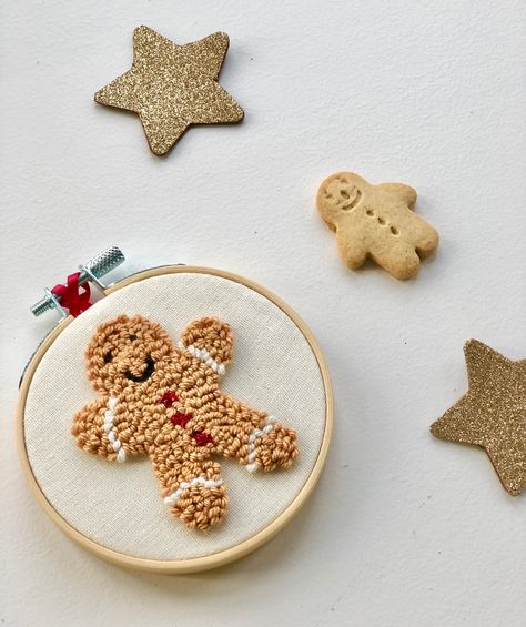 Gingerbread Man Hoop Gingerbread Man Embroidery, Gingerbread Embroidery, Man Embroidery, Embroidery Christmas, French Knot, Mixing Fabrics, Christmas Garland, Ribbon Colors, Gingerbread Man