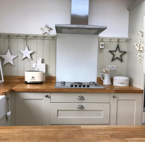 Loving this tongue & groove splashback with peg board for our new kitchen Tongue And Groove Kitchen, Kitchen Backsplash Images, Gaines Farmhouse, Splashback Ideas, Tongue And Groove Panelling, Halloween Baking, Honey Buns, Kitchen Splashback, Tidy Kitchen