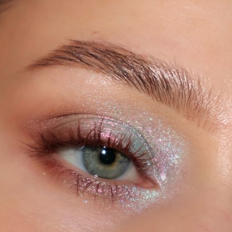 most impressive colourpop eyeshadows i’ve tried in a long time 🤩 @colourpopcosmetics winx shadow stix in morphix shield and fury of the dragon (PR - discount code EMMA) @emcosmetics rodin palette PR @charlottetilbury dream pop mascara #cppartner #eyeshadow #colorfulmakeup #funmakeup #sparklymakeup #sparkles #makeupinspo #simplemakeup Rave Eyeshadow, Blonde Hair Blue Eyes Makeup, Disco Makeup, Sparkle Makeup, Sparkly Makeup, Bold Makeup Looks, Shimmer Makeup, Doll Eye Makeup, Face Art Makeup