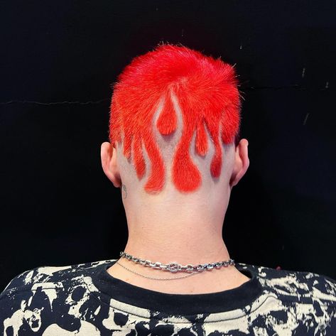 HAIR ARTIST - Jackie Bieber (@madebyjackiebieber) • Fotos e vídeos do Instagram Tattoo Flames, Barber Cut, Shaved Head Designs, Flame Hair, Barbers Cut, Hair Tattoo, Tapered Hair, Hair Artist, Hair Tattoos