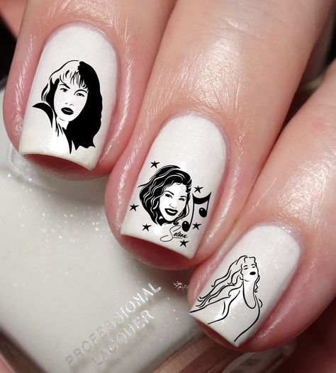 Selena Quintanilla Nails, Selena Nails, Selena Outfits, Type Of Nails, Glitter Gel Nail Designs, Character Nails, Summer Nails Almond, Dragon Nails, Unicorn Makeup