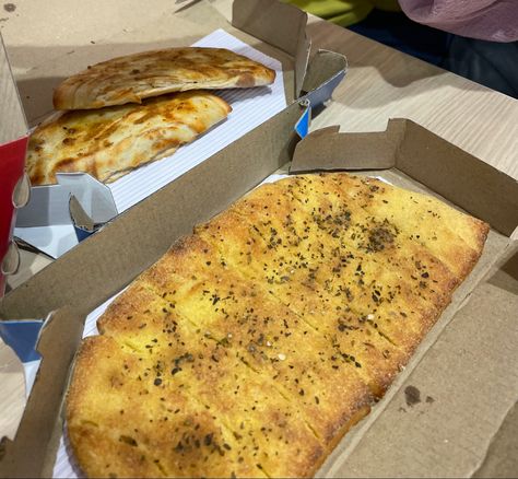 #dominos #garlic #bread #tasty #food #weekend Dominoes Garlic Bread, Domino's Garlic Bread, Dominos Garlic Bread, Tasty Food, Garlic Bread, Snapchat, Garlic, Bread, Birthday