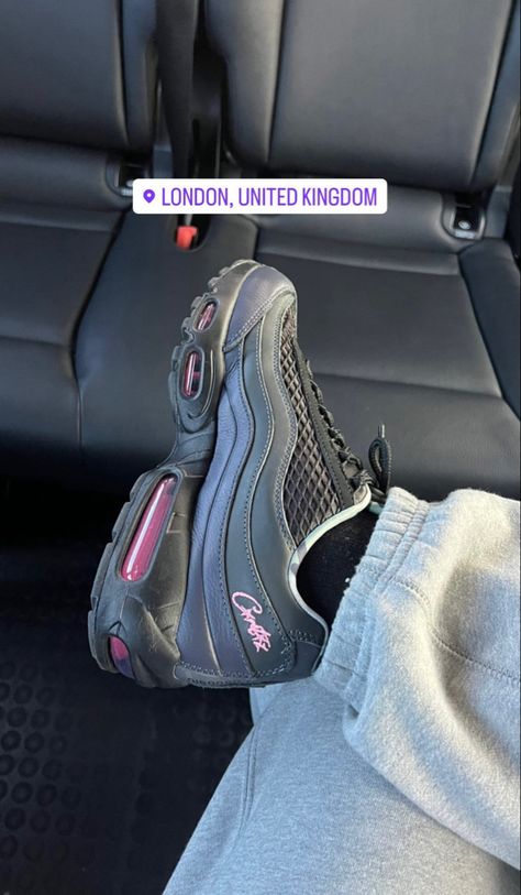 Airmax 95s, Airmax 95, Boys Fits, Nike Converse, Shoe Wishlist, Badass Style, Street Style Outfits Men, Fits Clothes, Hype Shoes