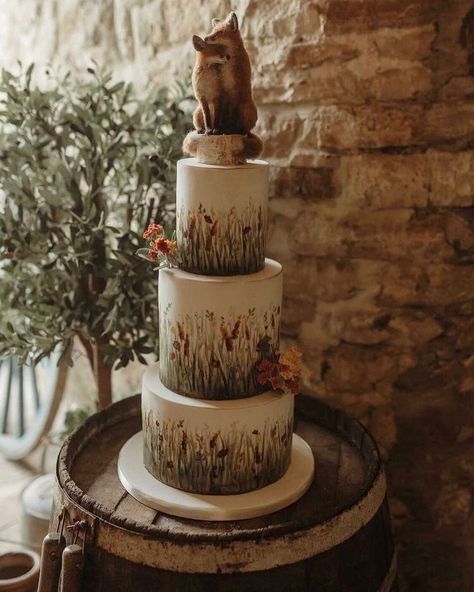 Cake Congratulations, Hand Painted Cake, Hand Painted Wedding Cake, Fox Cake, Most Beautiful Photos, Painted Wedding Cake, Beautiful Wedding Cake, Painted Cake, Fox Wedding