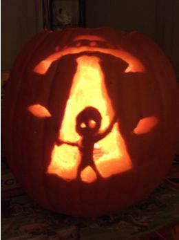 Ahs Pumpkin Carving, Space Themed Pumpkin Carving, Ufo Pumpkin Carving, Space Pumpkin Carving, Alien Pumpkin Carving Ideas, Alien Pumpkin Carving, Pumpkin Carving Ideas Easy, Alien Pumpkin, Easy Pumpkin Carving Ideas