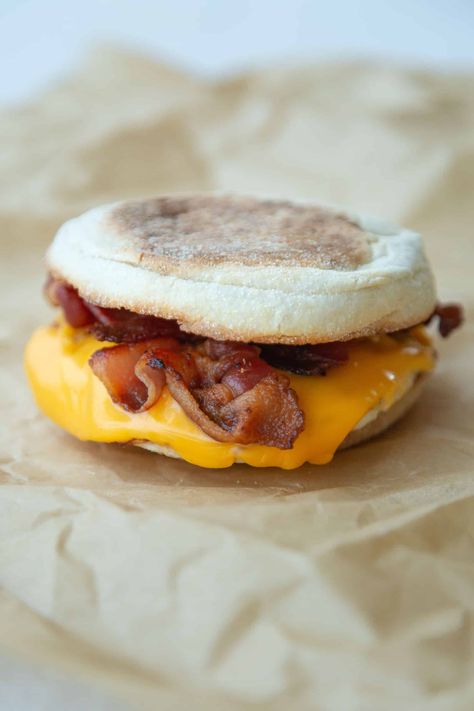 Egg Patty, Egg Mcmuffin Recipe, Bacon Egg And Cheese Sandwich, Perfect Fried Egg, Egg Mcmuffin, Egg And Cheese Sandwich, Easy Sandwich Recipes, Cheese Sandwich Recipes, Bacon Sandwich