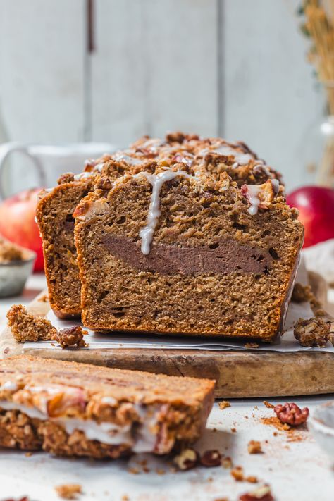 Apple Crumble Cream Cheese Loaf Cake (Vegan)-Nourishing Amy Cream Cheese Loaf Cake, Cream Cheese Loaf, Cheese Loaf, Cinnamon Cheesecake, Showstopper Cakes, Apple Cream Cheese, Cake Vegan, Cheesecake Filling, Cooked Apples