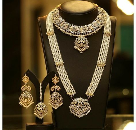 Lily Lamp, Hyderabadi Jewelry, Beauty Movie, Pakistani Jewellery, Bridal Jewelry Sets Brides, Nikah Dress, Bride Jewelry Set, Neck Pieces Jewelry, Runaway Bride