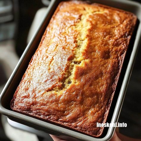 Hawaiian Banana Cake, Banana Bread Hawaii Recipe, Tropical Banana Bread, Hawaiian Banana Bread Crushed Pineapple, Banana Bread Healthy Recipe, Ripe Banana Recipes Easy, Desert Pastries, Babana Bread, Hawaii Bread