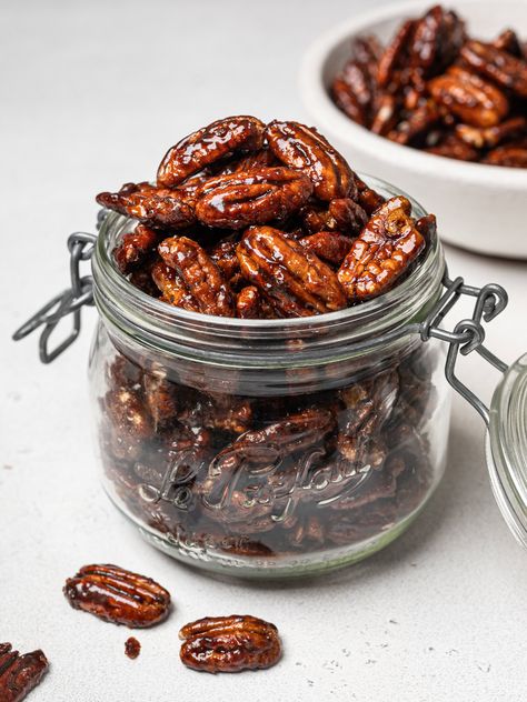 Easy Candied Pecans - Sandra Valvassori Pecan Cinnamon Sugar, Candied Pecans Brown Sugar, Smoked Candied Pecans, Candied Rosemary Pecans, Candied Pecans Easy, Easy Candied Pecans, Rosemary Pecans, Butternut Squash Gratin, Candied Pecan