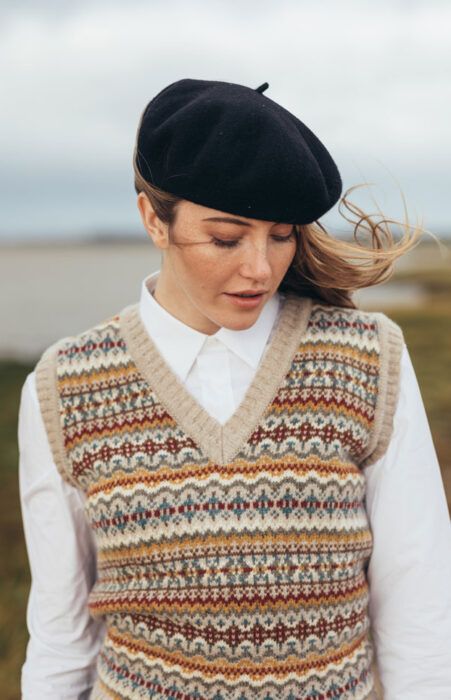 Colourwork Knitting, Stranded Knitting Patterns, Knitwear Inspiration, Fair Isle Knitting Patterns, Fair Isles, Knit Vest Pattern, Vest Outfit, Sweater Vest Women, Fair Isle Pattern