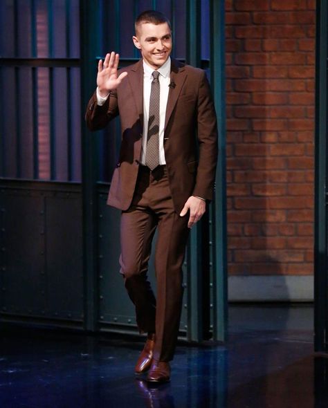 For his appearance on “Late Night,” actor Dave Franco wore a chocolate brown, single-breasted suit. #FerragamoVIP Brown Suits For Men, Suit For Groom, Tuxedo Wedding Suit, Suit Prom, Dave Franco, Dapper Outfit, Elegant Wear, Brown Suit, Dinner Suit