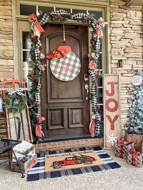 Wilshire Collections, Porch Decorations, Love Decorations, Porch Rug, Colonial Christmas, Christmas Front Porch, Christmas Porch Decor, Small Front Porches, Indoor Door Mats