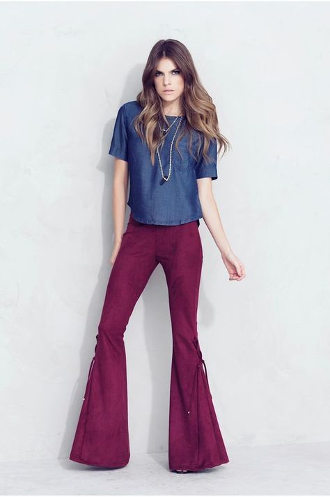 Maroon Pants, Looks Pinterest, Mommy Makeover, Red Pants, Bell Bottom, Flared Jeans, Work Fashion, Casual Fall, Pants Outfit