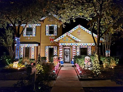 Life Size Gingerbread House, Christmas Contests, Outside Christmas Decorations, Christmas Tree Candy, Gingerbread Christmas Decor, Gingerbread House Decorations, Candyland Christmas, Gingerbread Decorations, Candy Land Christmas Decorations Diy