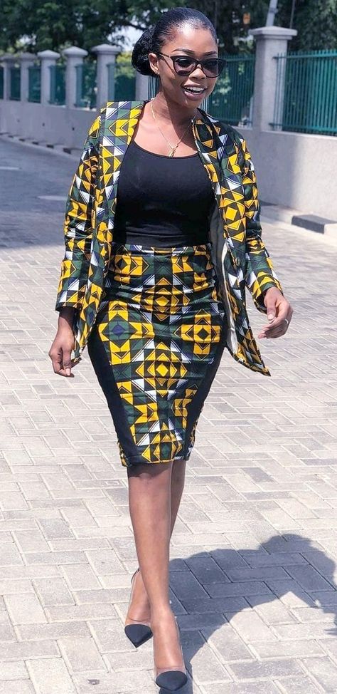 African Clothing Styles Two Piece, Latest Ankara Styles 2019, Kitenge Fashion, African Attire Dresses, Ankara Dress Styles, Best African Dresses, Short African Dresses, Latest Ankara, African Dresses Modern