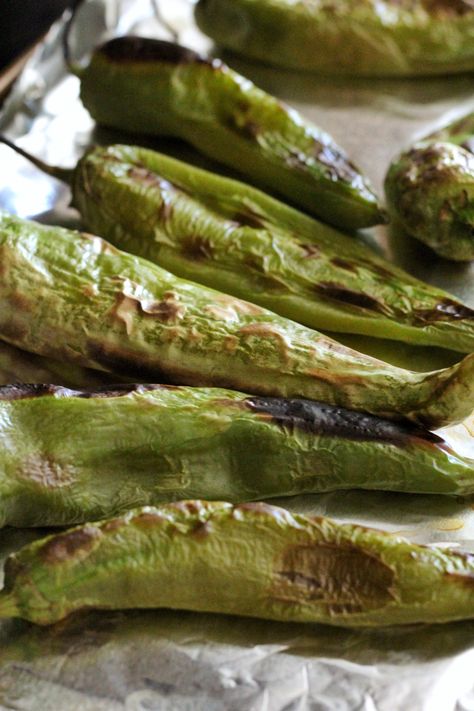 Fancy Navajo Recipe: How to Roast Green Chile in the Oven - TheFancyNavajo Roast Hatch Chiles In Oven, How To Roast Green Chiles In The Oven, Roast Green Chili In Oven, How To Roast Green Chiles, How To Roast Hatch Green Chiles In Oven, Navajo Food Recipes, Navajo Recipes, Navajo Bread, Navajo Food