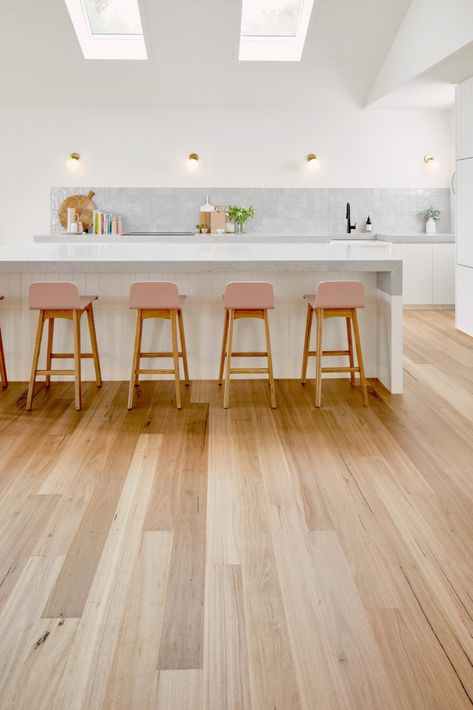 Kitchen Hardware Trends, Types Of Wood Flooring, Timber Floor, Flooring Inspiration, Engineered Flooring, Kitchen Concepts, Timber Flooring, House Flooring, House Inspo