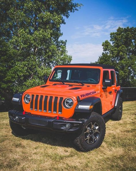 @sereneflame💚 Car Ride Ideas, Orange Jeep Wrangler, Organizing Car, Jeep Garage, Orange Jeep, Jeep Clothing, Adventure Jeep, Jeep Baby, 2013 Jeep Wrangler